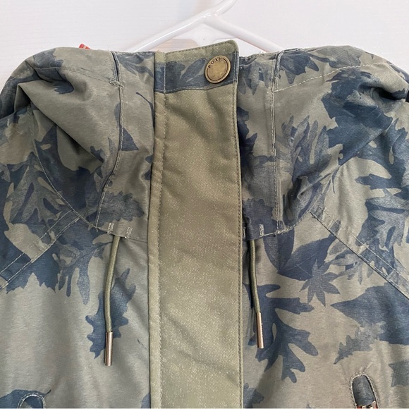 Roxy Tribe Snowboard Jacket (Small) - Picture 7 of 13